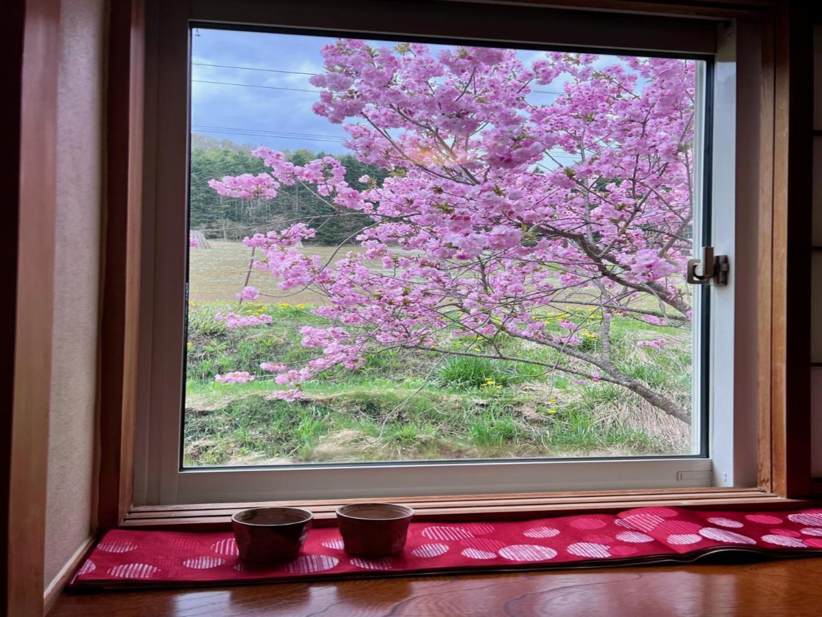 Yellow House By Lake Toya Toyako ภายนอก รูปภาพ